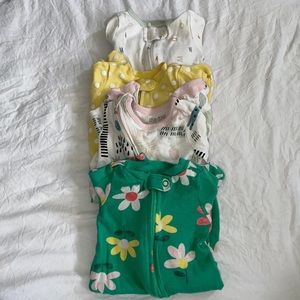 4 newborn onsies